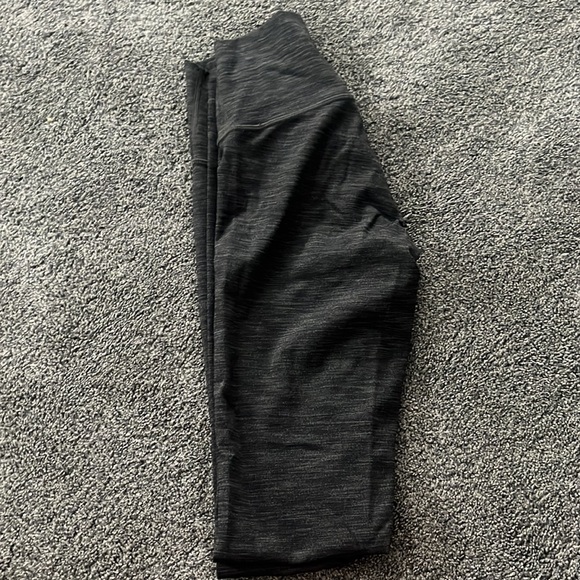 LULULEMON grey color leggings - Picture 4 of 6